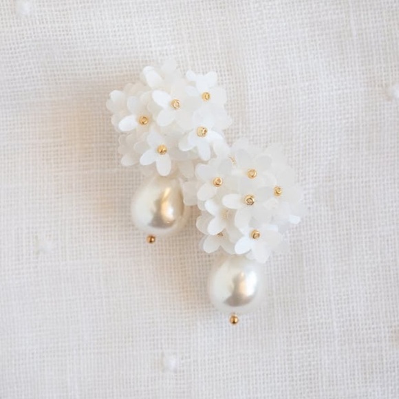 Made by Maddie Designs Jewelry - Made By Maddie Pearl Drop Earrings​